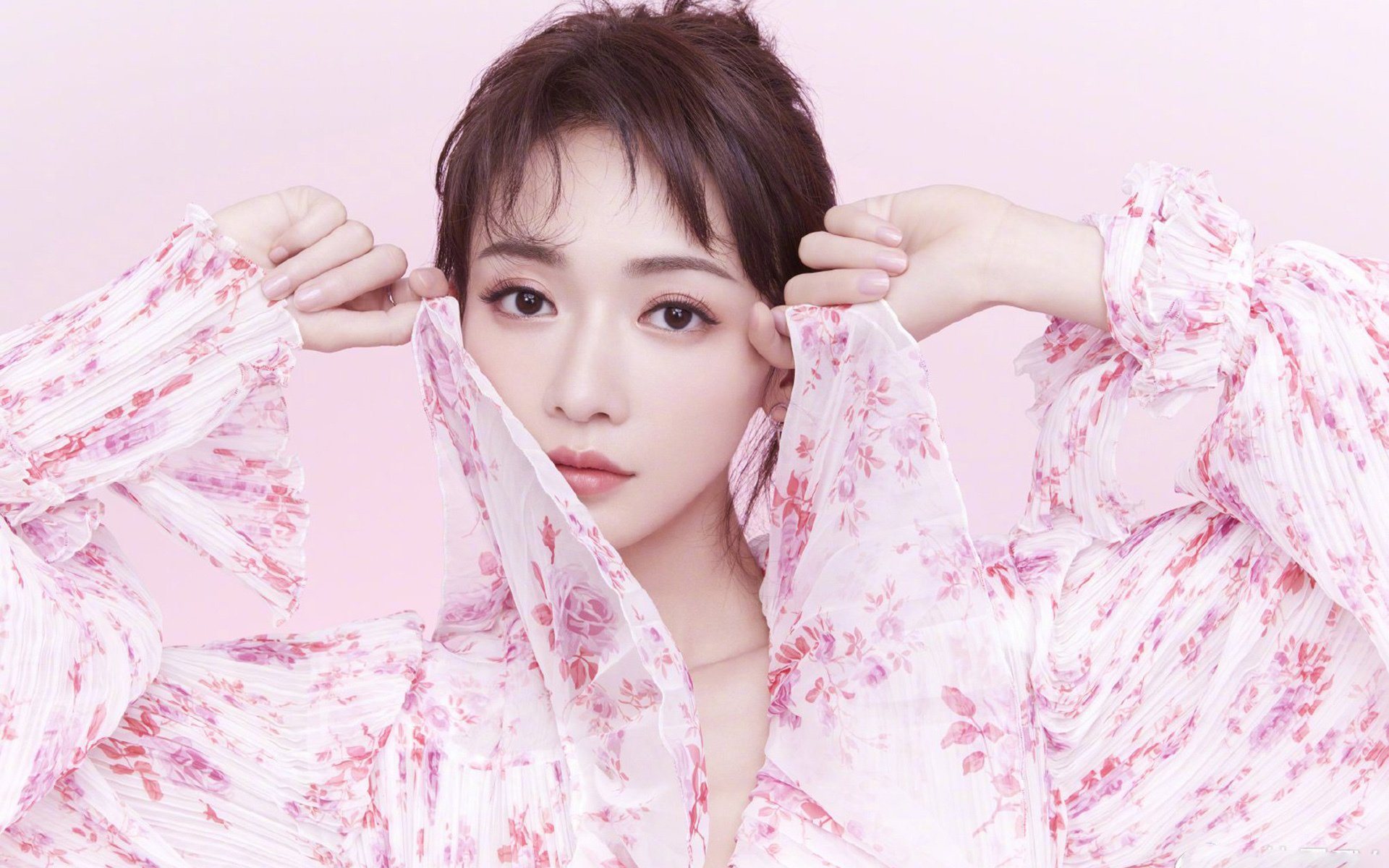 《每日镜报》：荷兰女足在预选赛中与德国队激战，荷兰女足吧