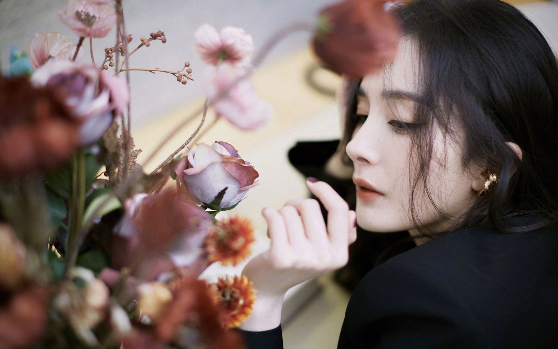 国际热身赛国足爆冷 球迷反思战术安排,国足打热身赛