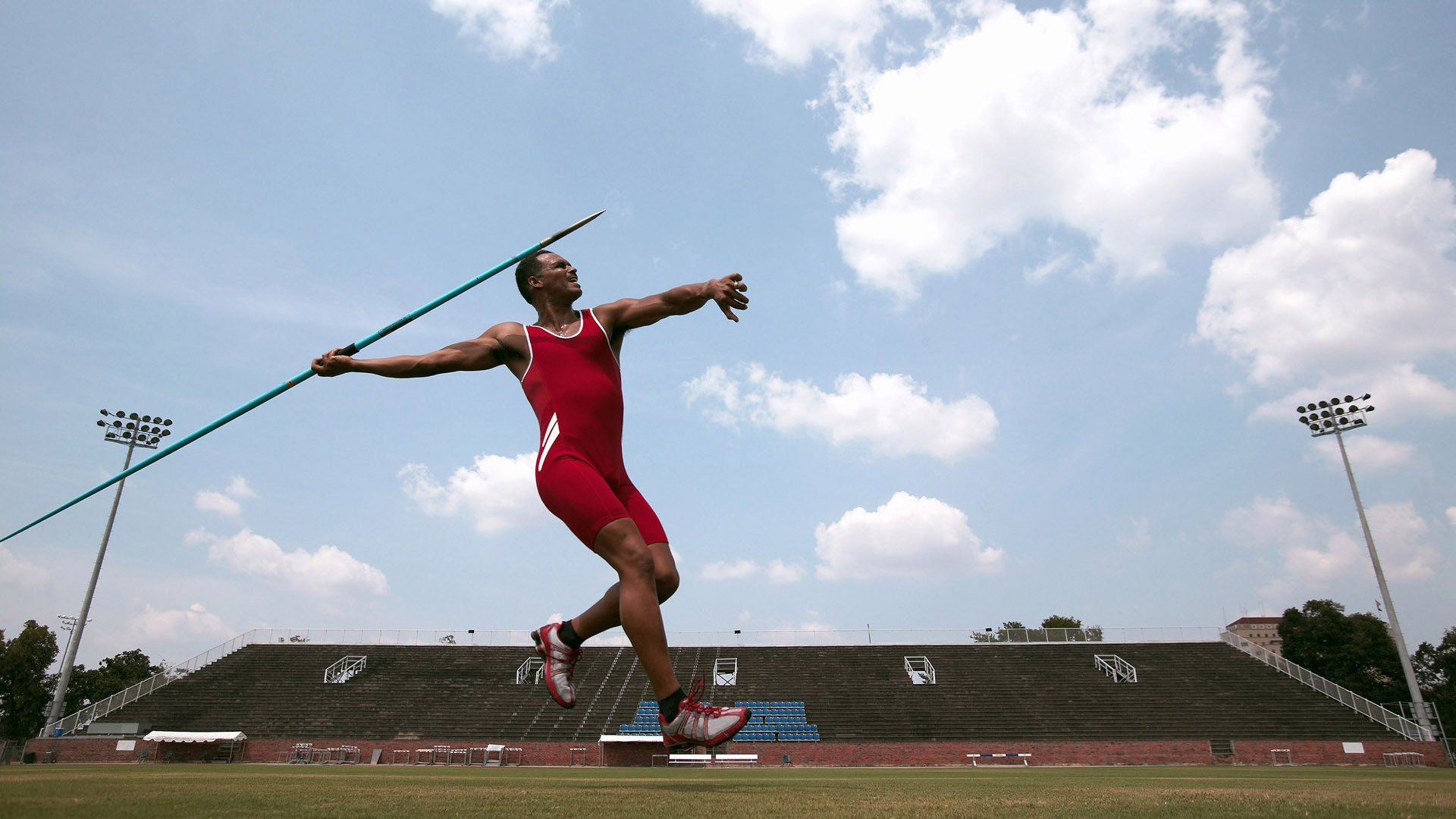 爱游戏在线登录-塞内加尔队门将费尔南德斯在巴黎奥运会上展现出高水平的扑救能力